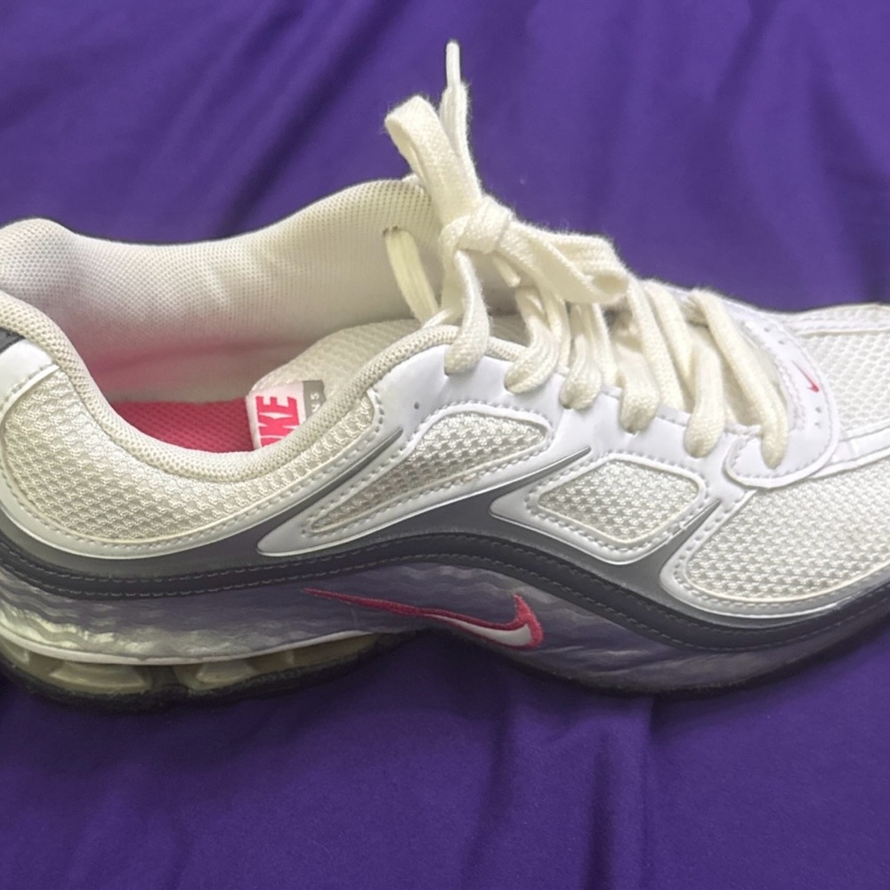 Nike Women's White and Pink Sneakers 7